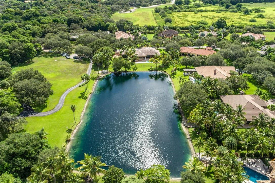 4031 East Ridgeview Drive Davie, FL 33330 - Photo 3 of 57 Photo 3