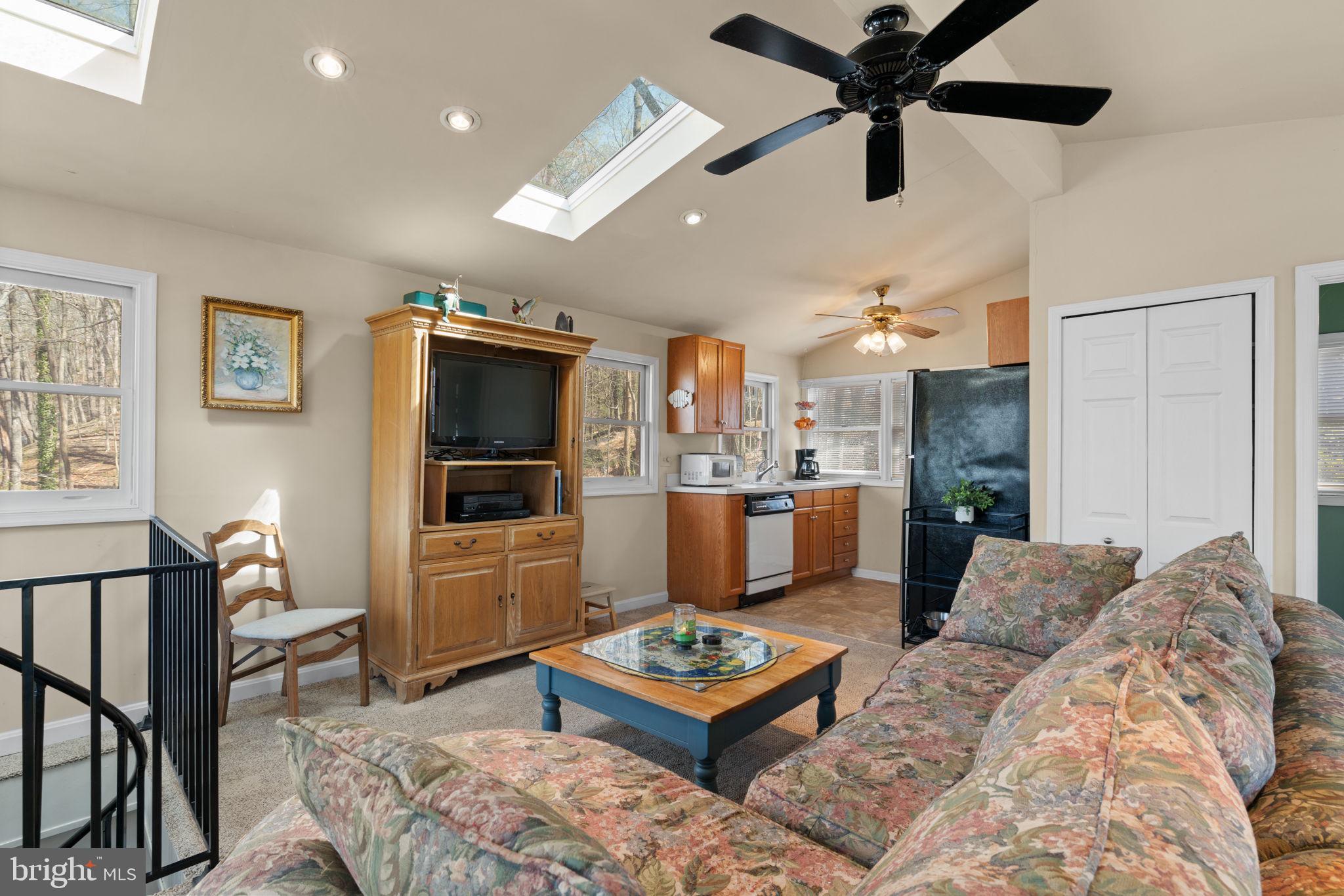 8600 Cobb Road Manassas, VA 20112 - Photo 3 of 23 Gallery Image 3