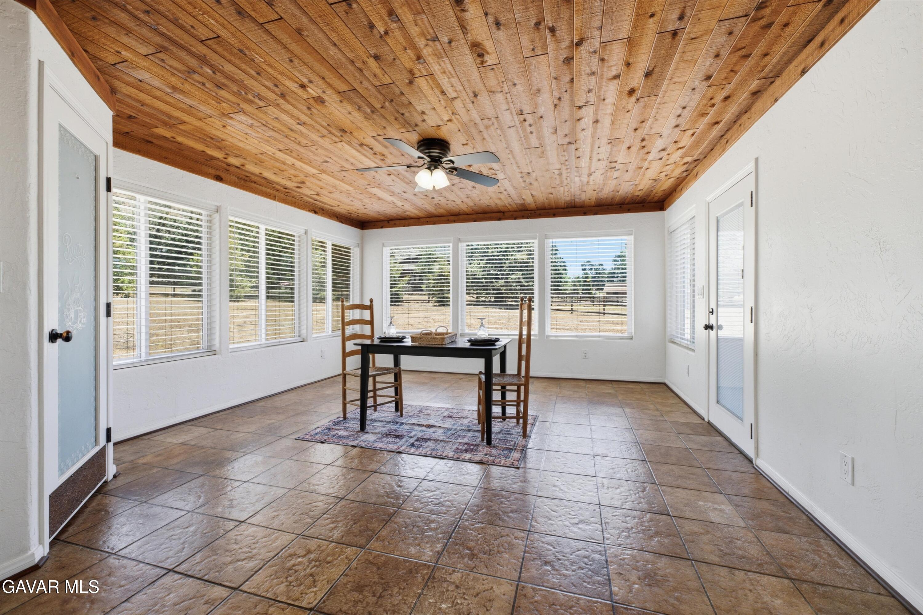 26720 Sutter Court Tehachapi, CA 93561 - Photo 9 of 36 08-JYP09647