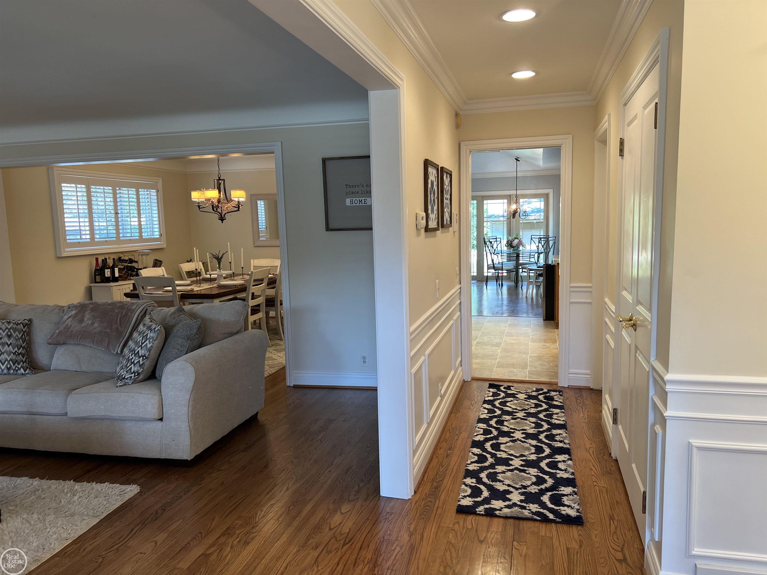 1870 Prestwick Road Grosse Pointe Woods, MI 48236 - Photo 12 of 66