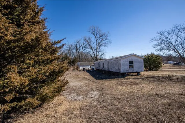$15,000 | 58 North Lakeview Drive, Pleasanton, KS 66075