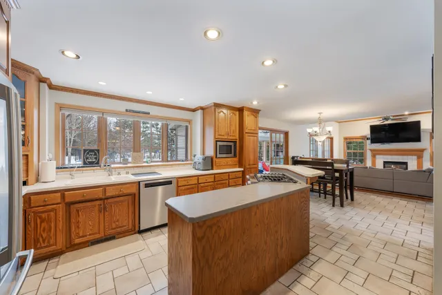 $549,900 | 2985 Pine Ridge Road, Oshkosh, WI 54904