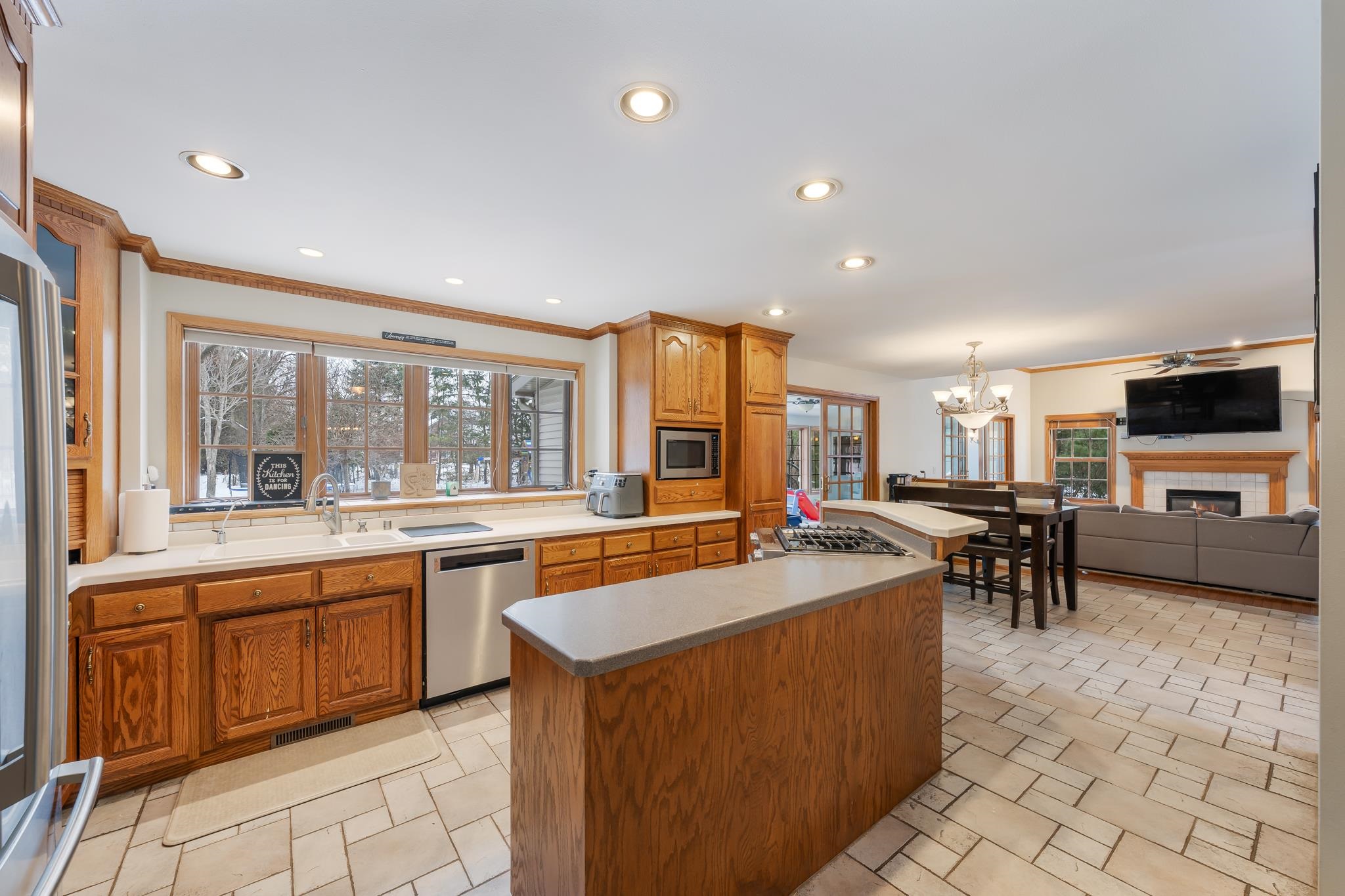 2985 Pine Ridge Road Oshkosh, WI 54904 - Photo 11 of 46