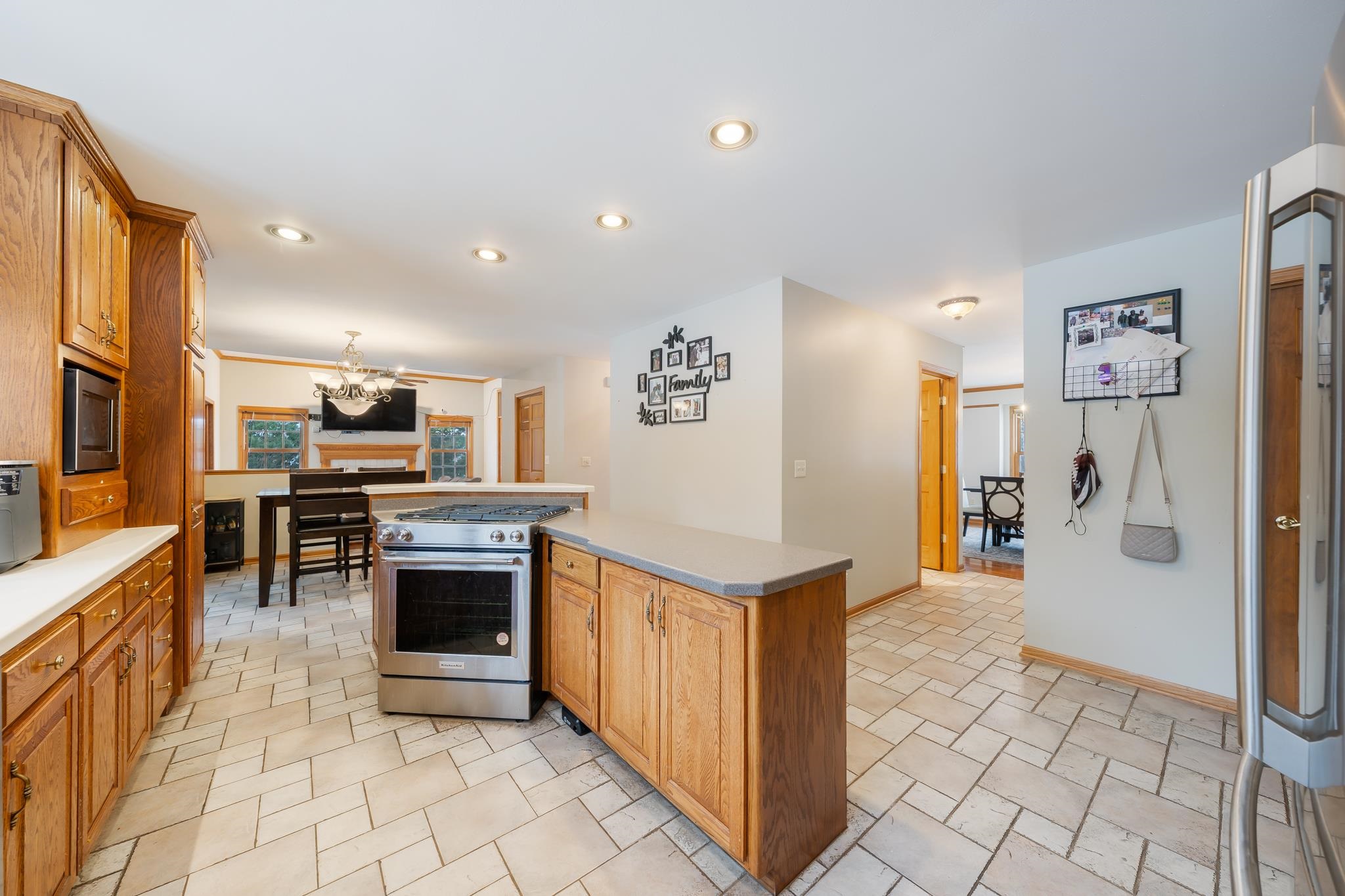 2985 Pine Ridge Road Oshkosh, WI 54904 - Photo 13 of 46