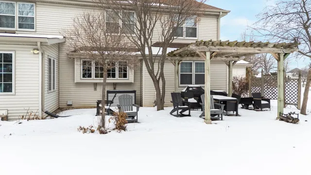$549,900 | 2985 Pine Ridge Road, Oshkosh, WI 54904