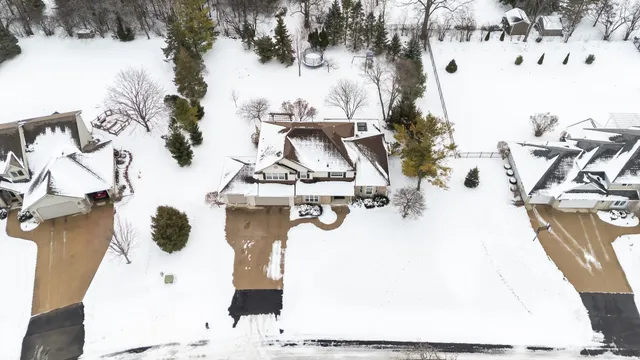 $549,900 | 2985 Pine Ridge Road, Oshkosh, WI 54904