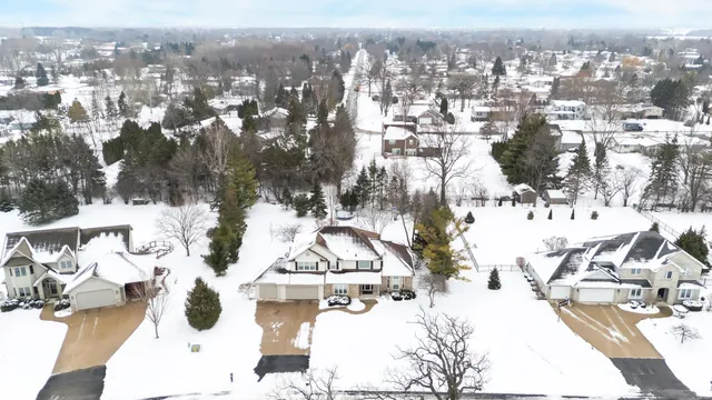 $549,900 | 2985 Pine Ridge Road, Oshkosh, WI 54904