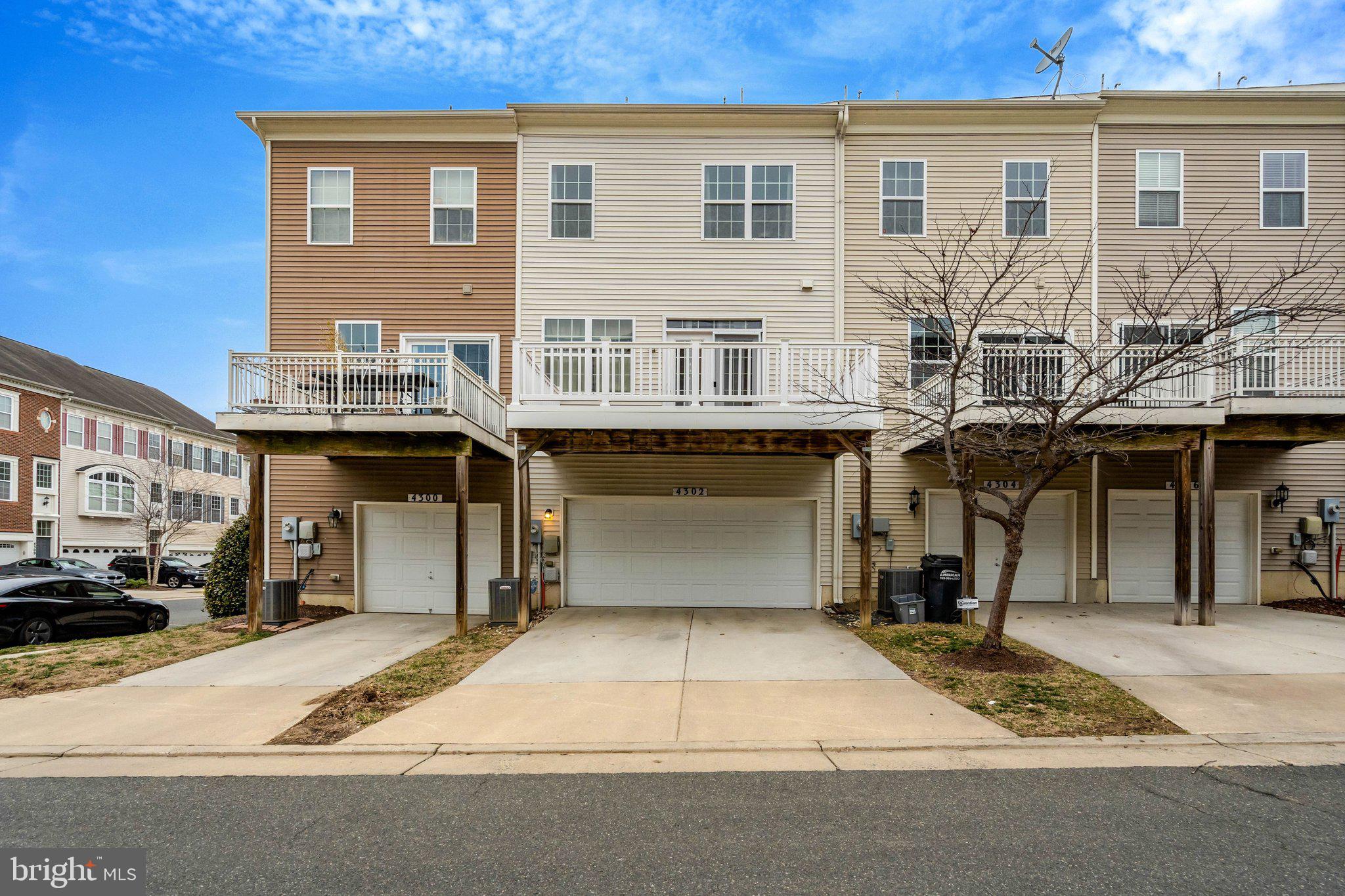 4302 Potomac Highlands Circle Triangle, VA 22172 - Photo 30 of 43 Charming townhome with inviting porch.
