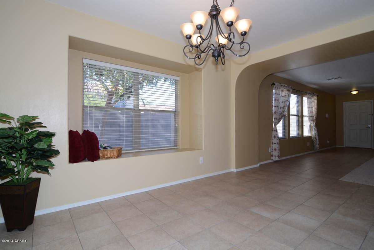 4015 East Rowel Road Phoenix, AZ 85050 - Photo 2 of 12 Dining Room2