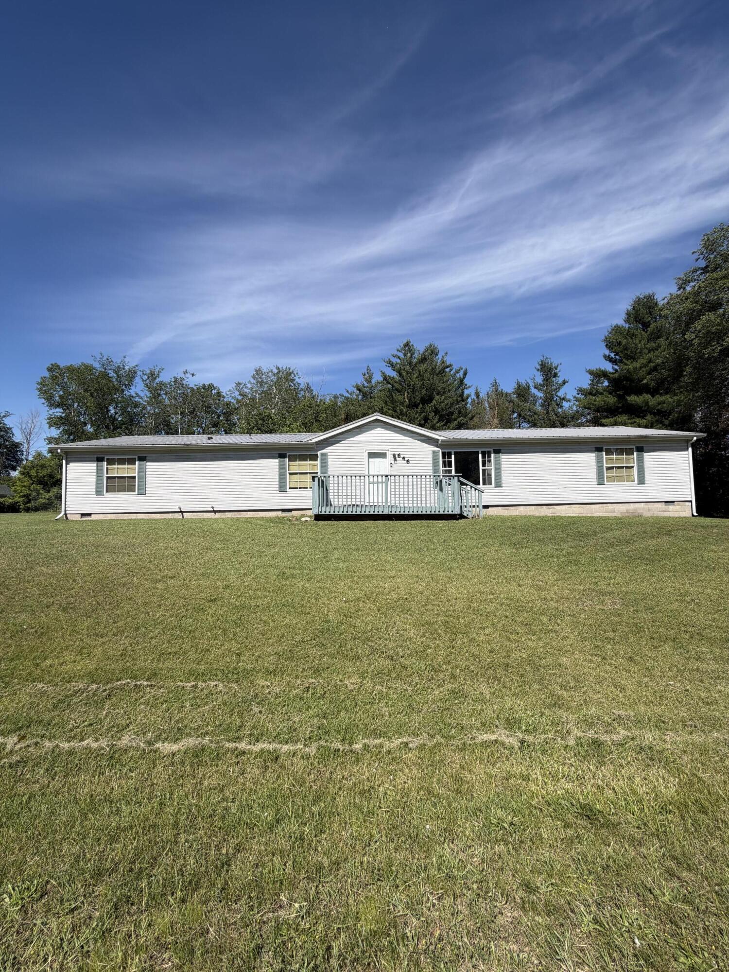 646 George Street Clare, MI 48617 - Photo 1 of 25 IMG_0162