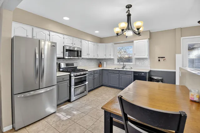 $247,500 | 1123 Montclair Drive, Racine, WI 53402