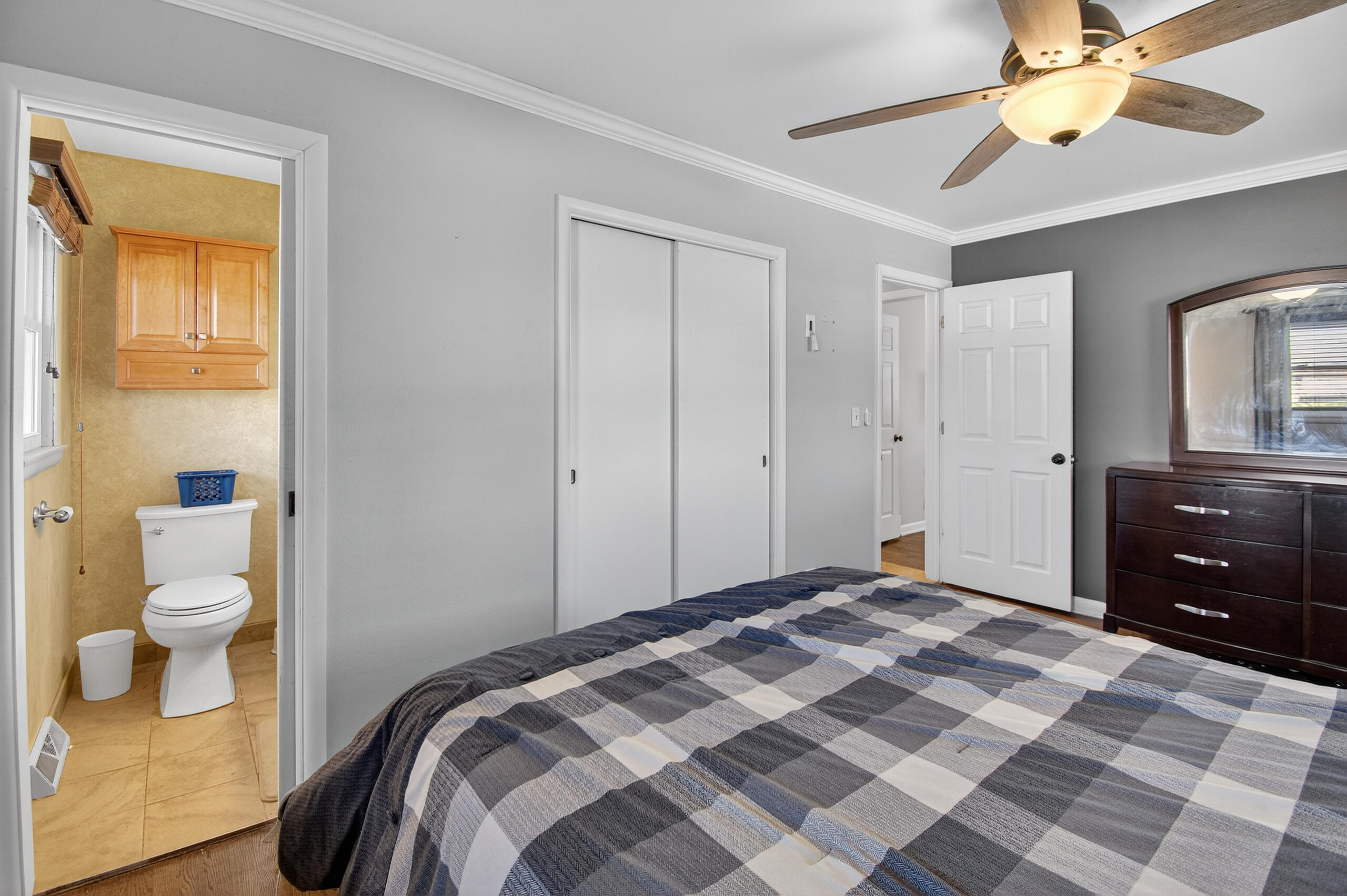 1123 Montclair Drive Racine, WI 53402 - Photo 9 of 28 021_DSC_7581