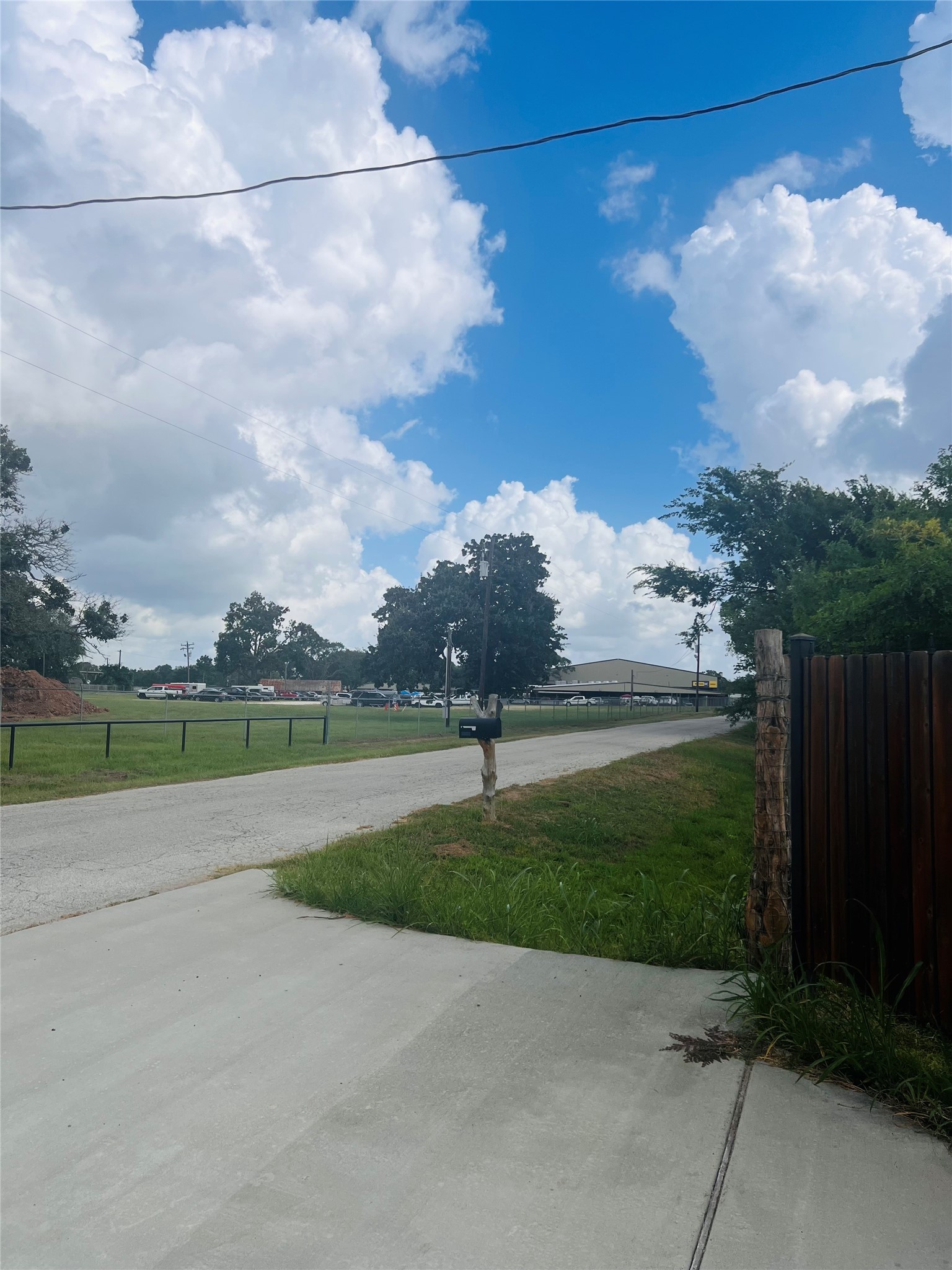 21728 Fairground Road Hempstead, TX 77445 - Photo 12 of 23 a view of a garden