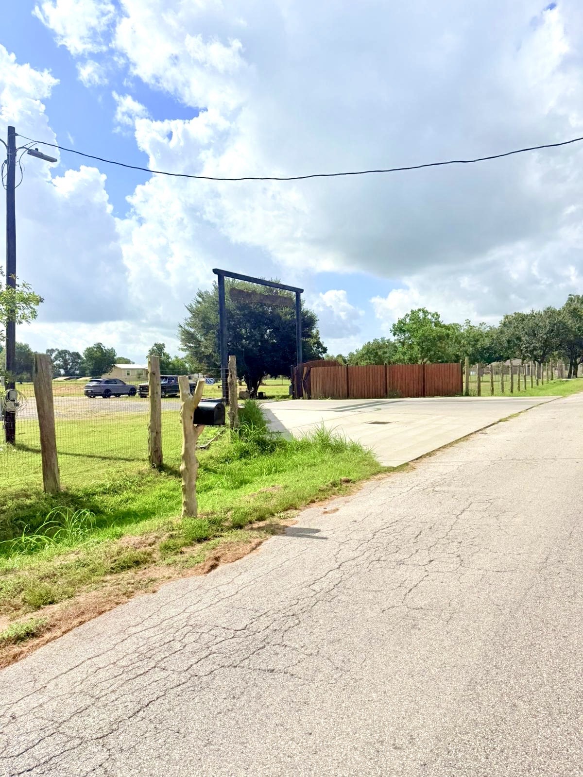 21728 Fairground Road Hempstead, TX 77445 - Photo 2 of 23 a view of a backyard