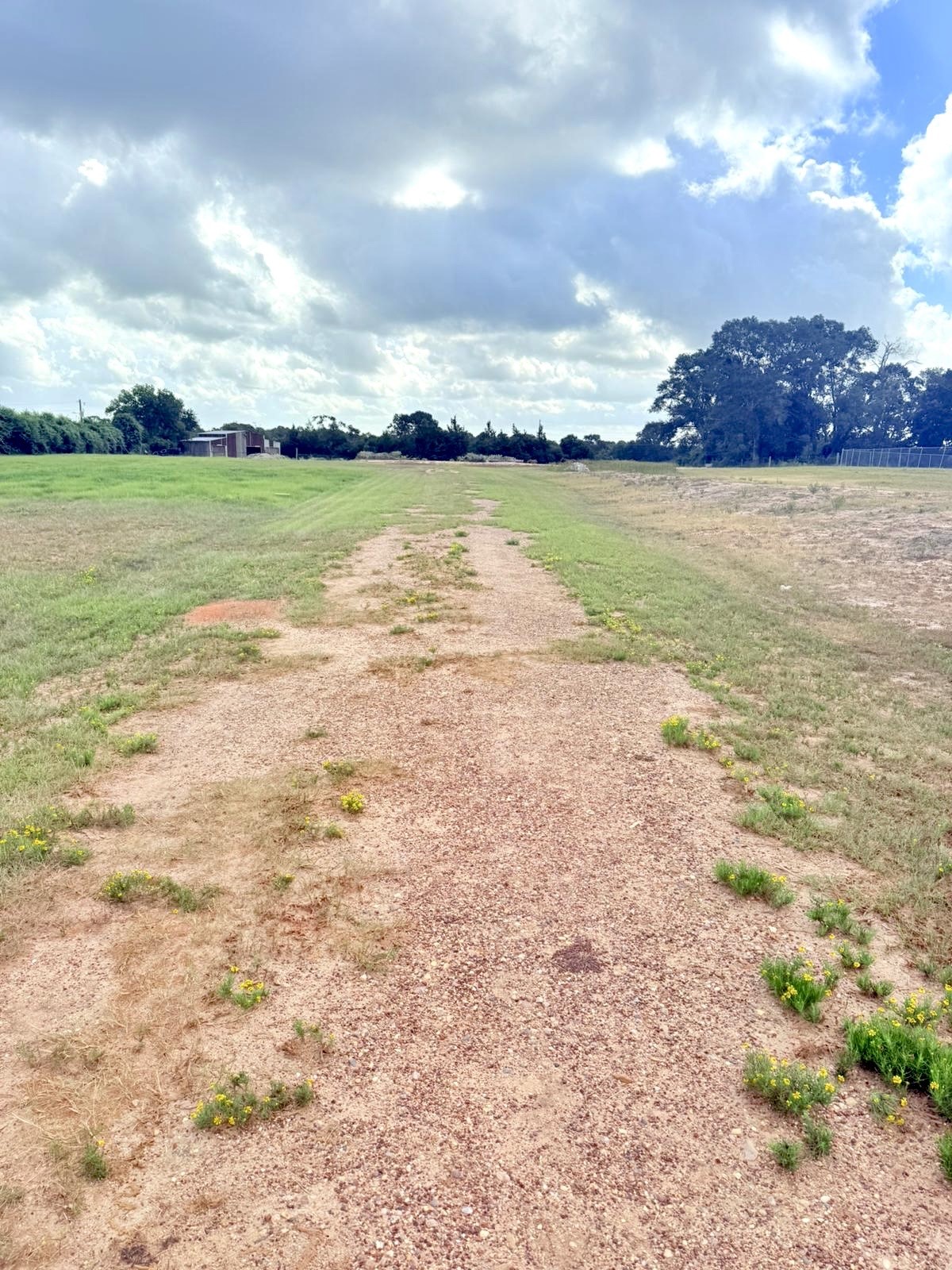 21728 Fairground Road Hempstead, TX 77445 - Photo 4 of 23 a view of an ocean and beach