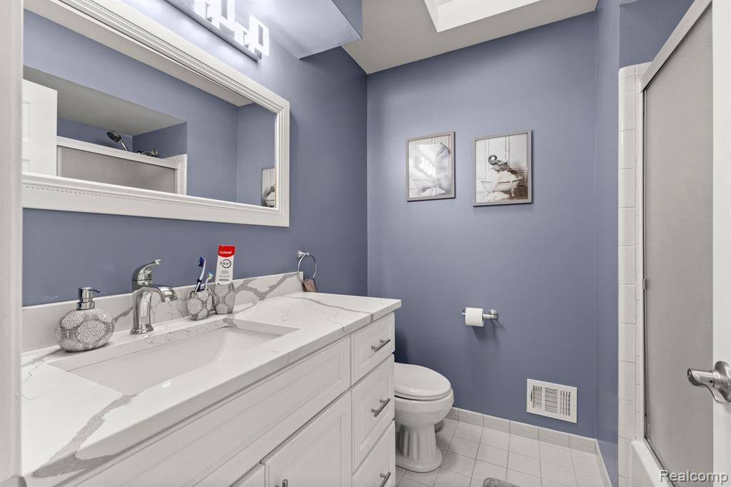 14093 Riga Livonia, MI 48154 - Photo 5 of 47