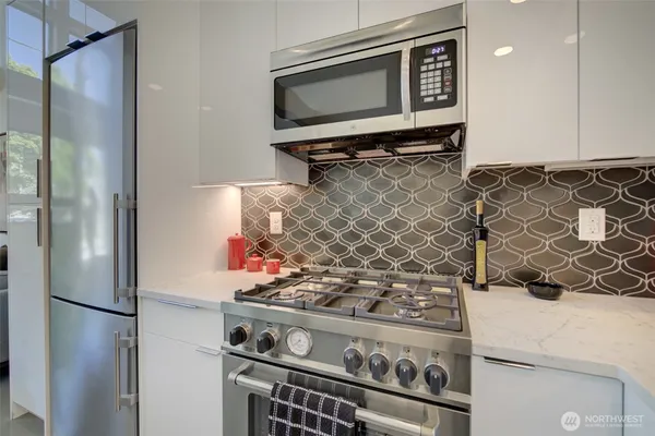 $4,350 | 2615 Northwest 60th Street, Seattle, WA 98107