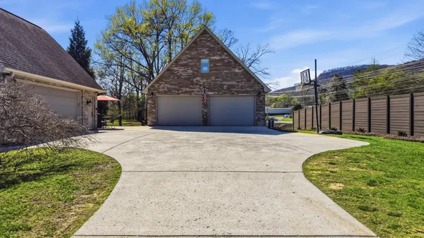 $795,000 | 120 Mountain Meadow Lane, Kimball, TN 37347