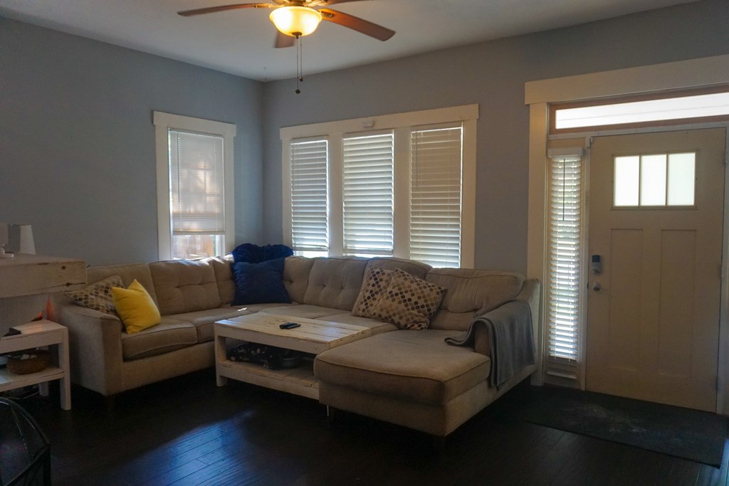 1708 18th Street Columbus, GA 31901 - Photo 3 of 29 Living Room