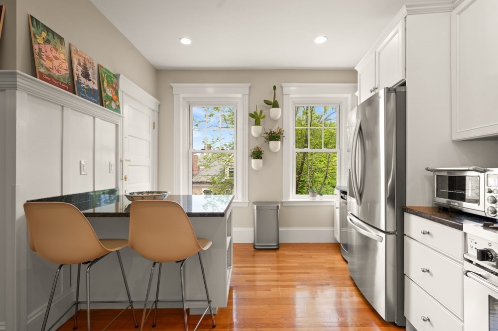 8 Colbourne Crescent, Unit 3 Brookline, MA 02445 - Photo 6 of 42