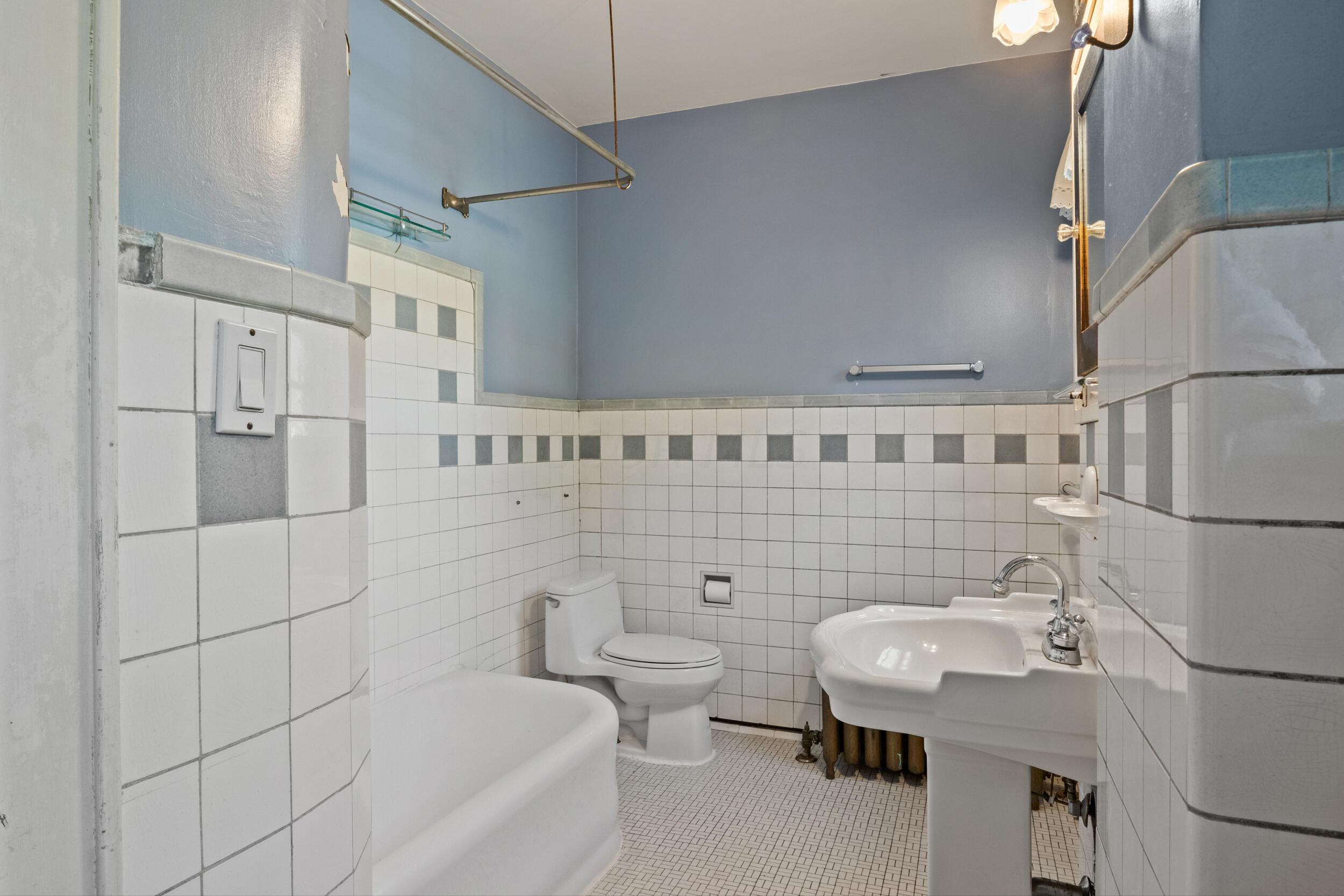 112 North Ardmore Road Columbus, OH 43209 - Photo 23 of 44 Full