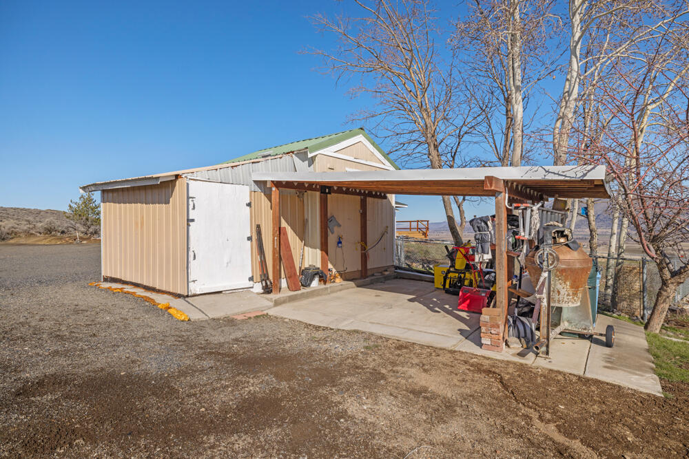 12150 Falvey Road Klamath Falls, OR 97603 - Photo 31 of 80 12150FalveyRd.-30