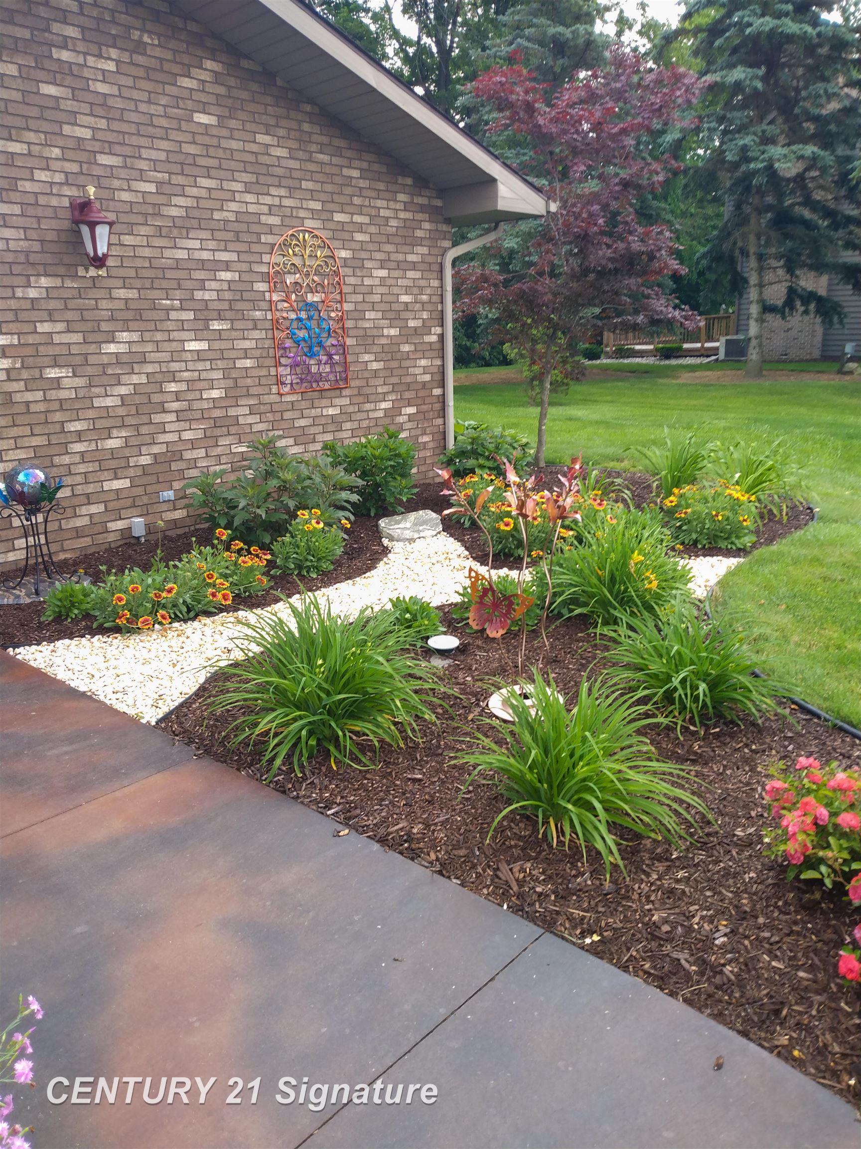 6728 North River Road Freeland, MI 48623 - Photo 8 of 63