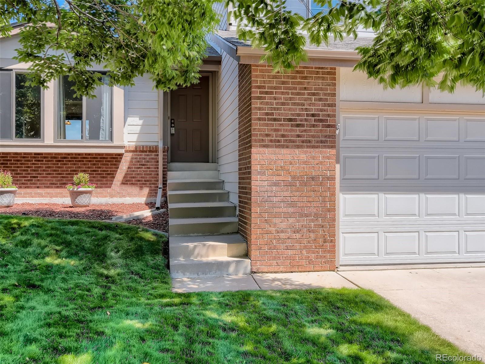 523 Ridgeglen Way Highlands Ranch, CO 80126 - Photo 3 of 27 Gallery Image 3