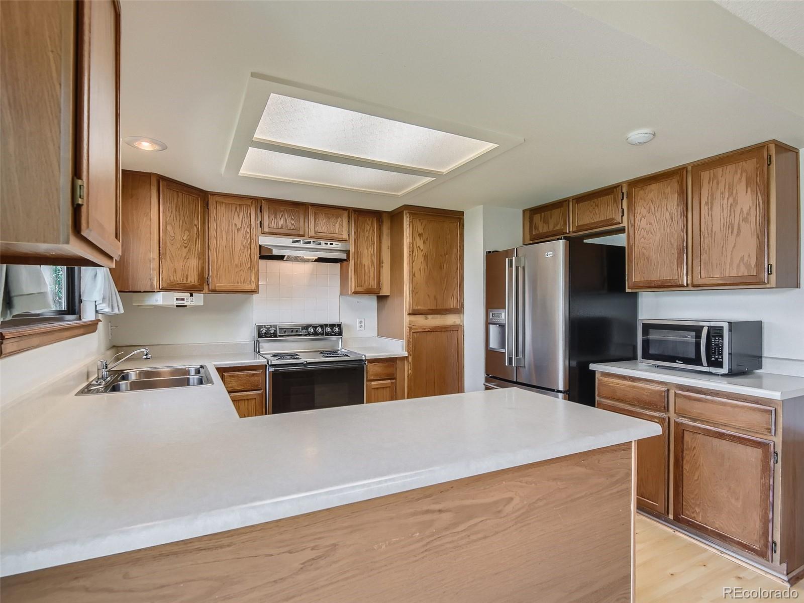 523 Ridgeglen Way Highlands Ranch, CO 80126 - Photo 6 of 27 Gallery Image 6