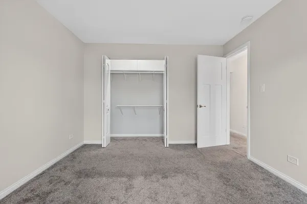 $1,875 | 751 South Dwyer Avenue, Unit F, Arlington Heights, IL 60005
