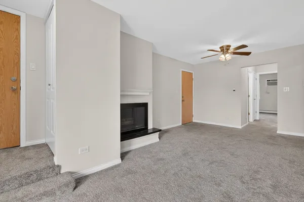 $1,875 | 751 South Dwyer Avenue, Unit F, Arlington Heights, IL 60005