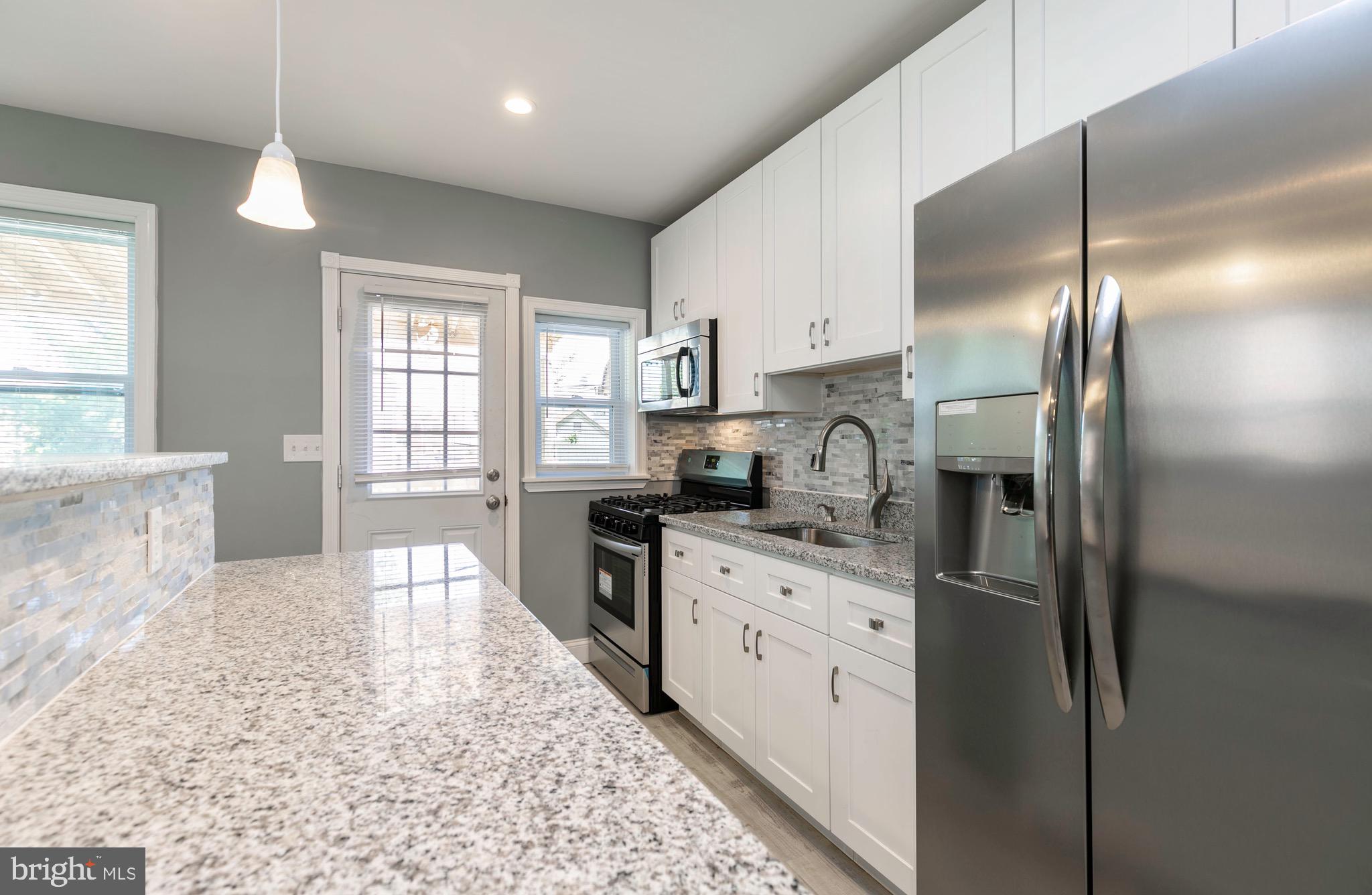 168 West Meadow Road Baltimore, MD 21225 - Photo 32 of 44 Great space to prepare your next dinner party!