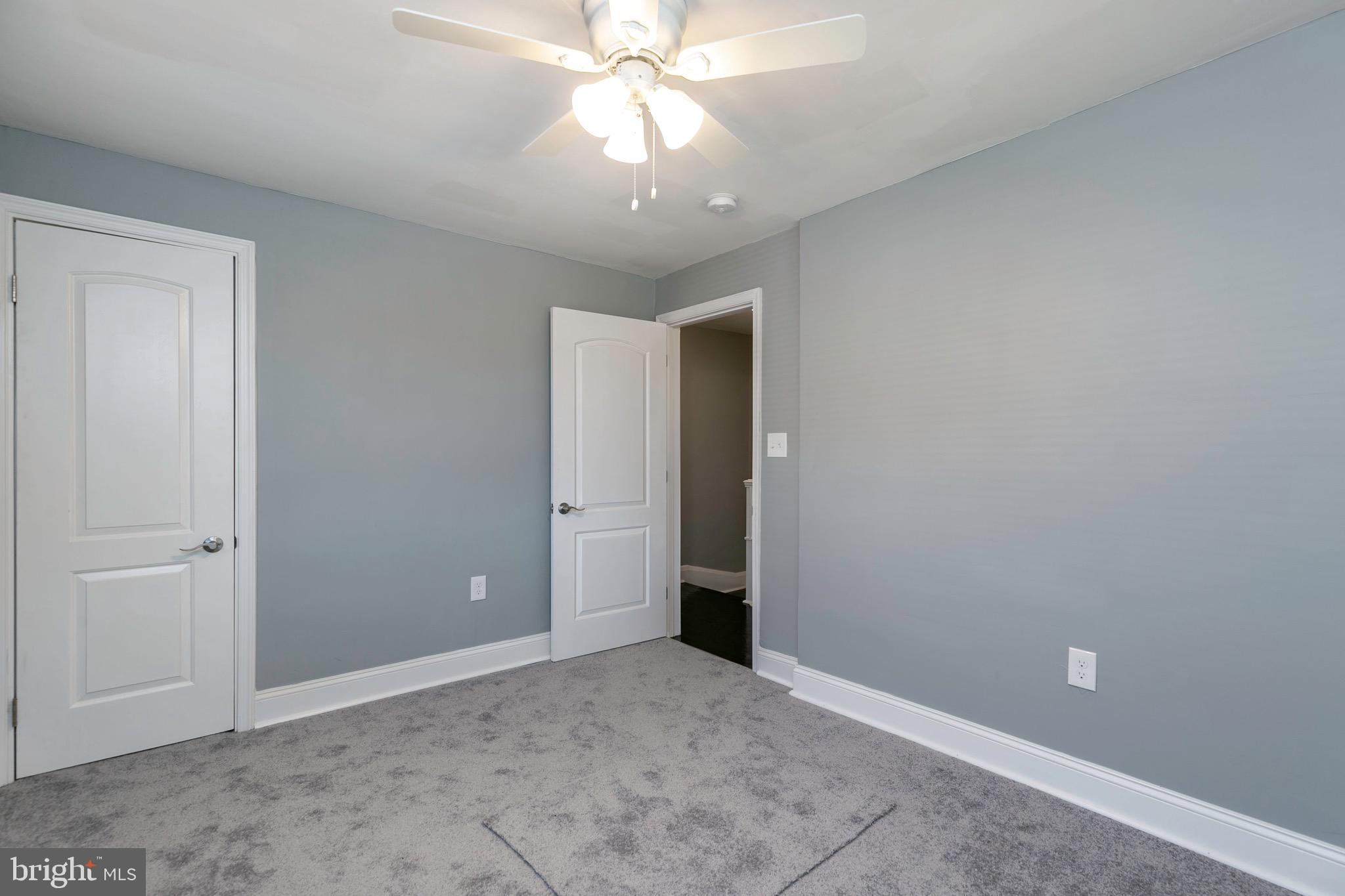 168 West Meadow Road Baltimore, MD 21225 - Photo 35 of 44 Relaxing space with ceiling fan.