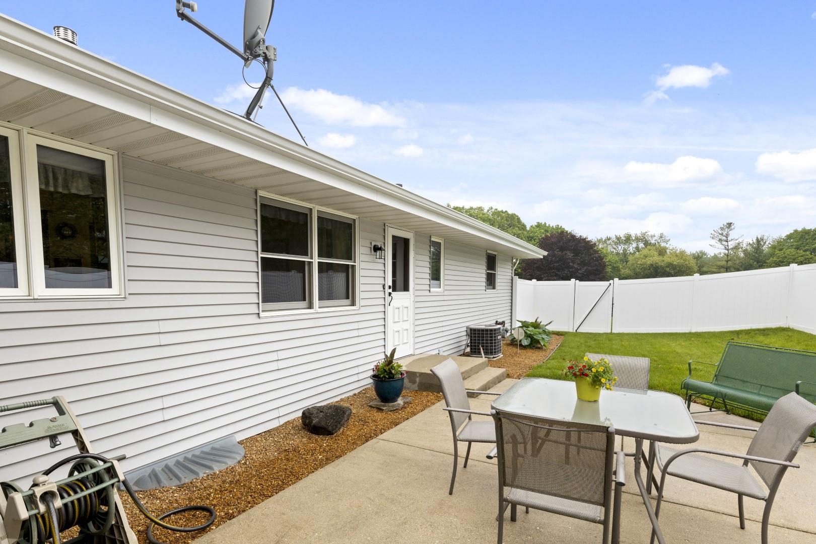 5415 Lakecrest Road Caledonia, IL 61011 - Photo 42 of 49 Gallery Image 42