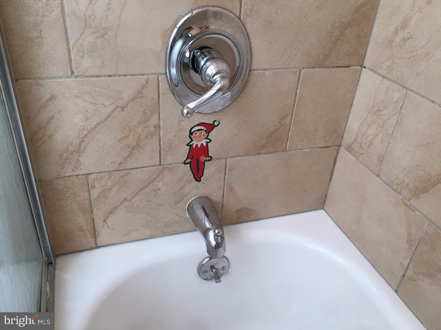 12202 Sweet Briar Road Philadelphia, PA 19154 - Photo 16 of 25 Bathroom