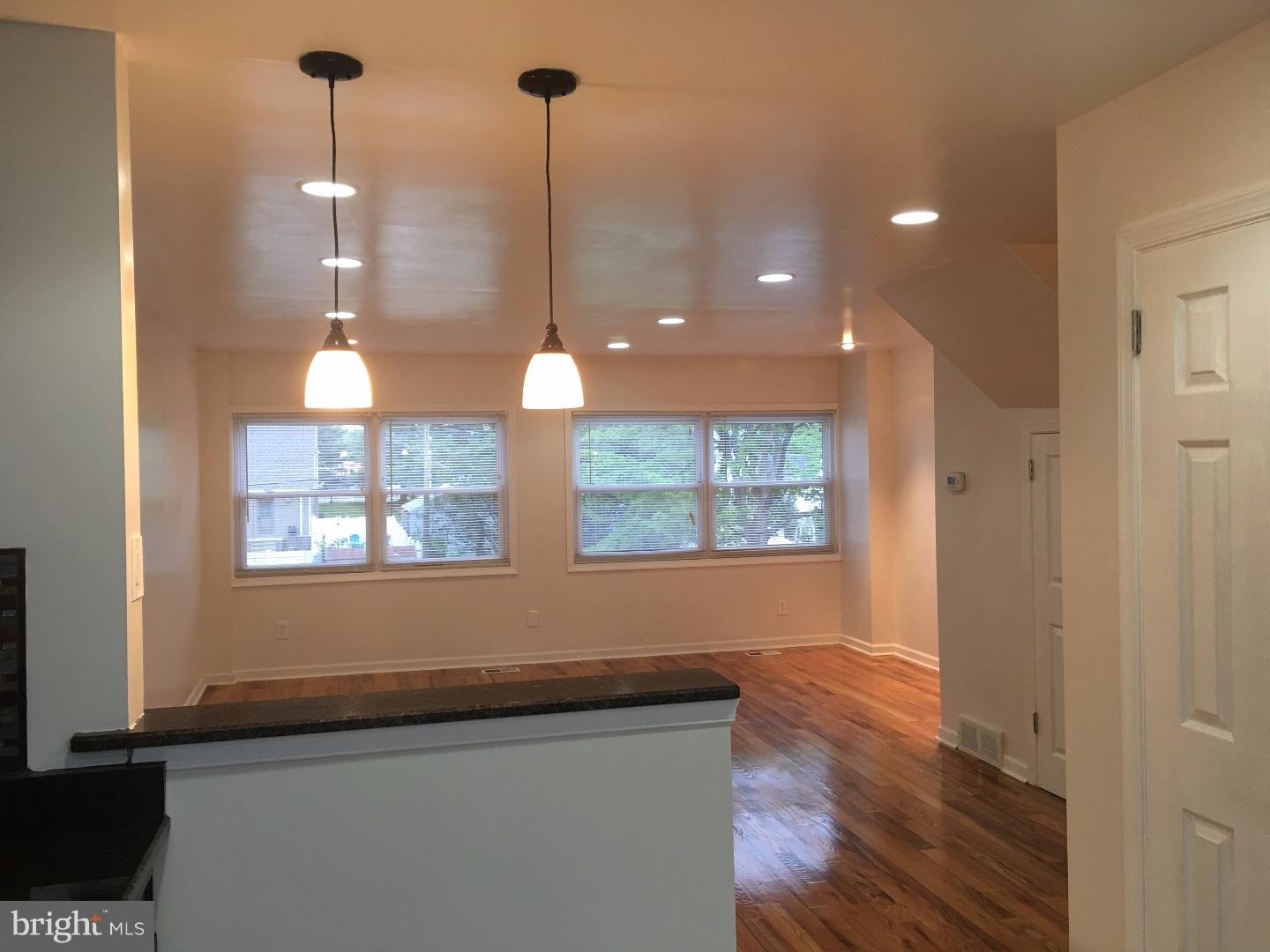12202 Sweet Briar Road Philadelphia, PA 19154 - Photo 7 of 25 Living Room