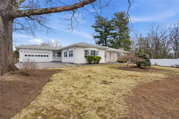 $699,000 | 109 Cobble Hill Road, Lincoln, RI 02865