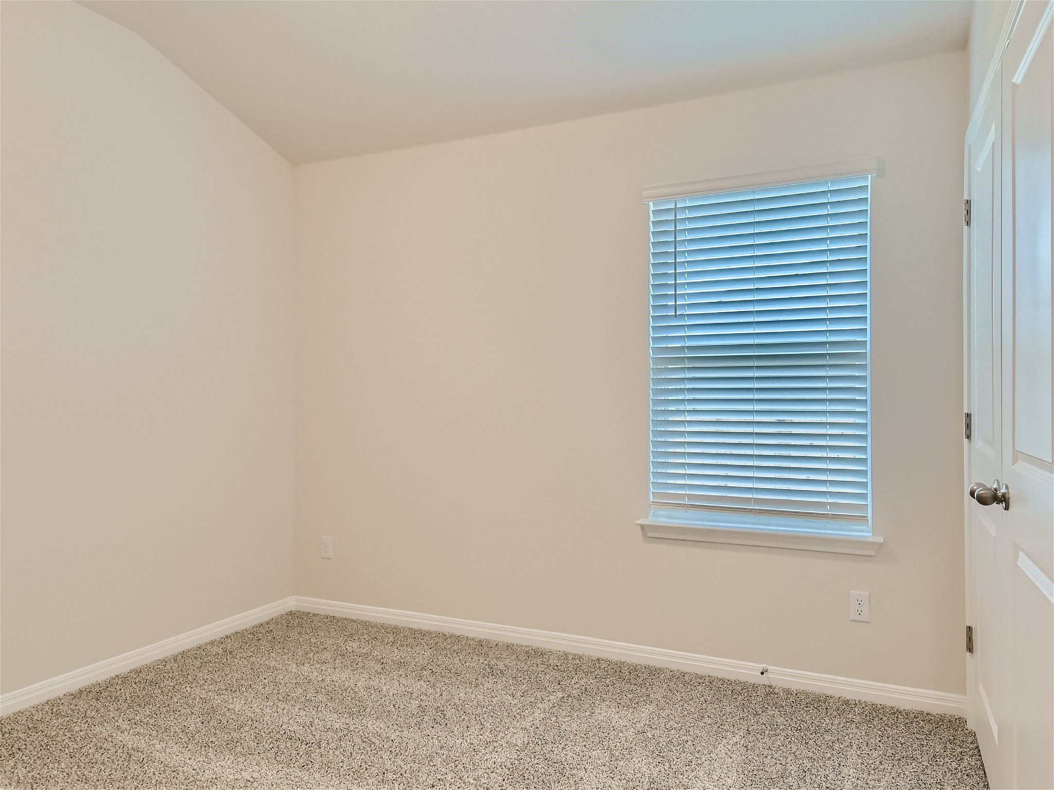 512 Dayspring Cove Georgetown, TX 78628 - Photo 19 of 27