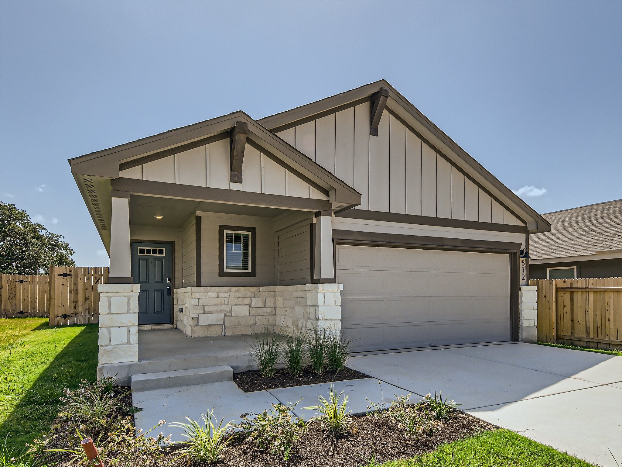 512 Dayspring Cove Georgetown, TX 78628 - Photo 3 of 27