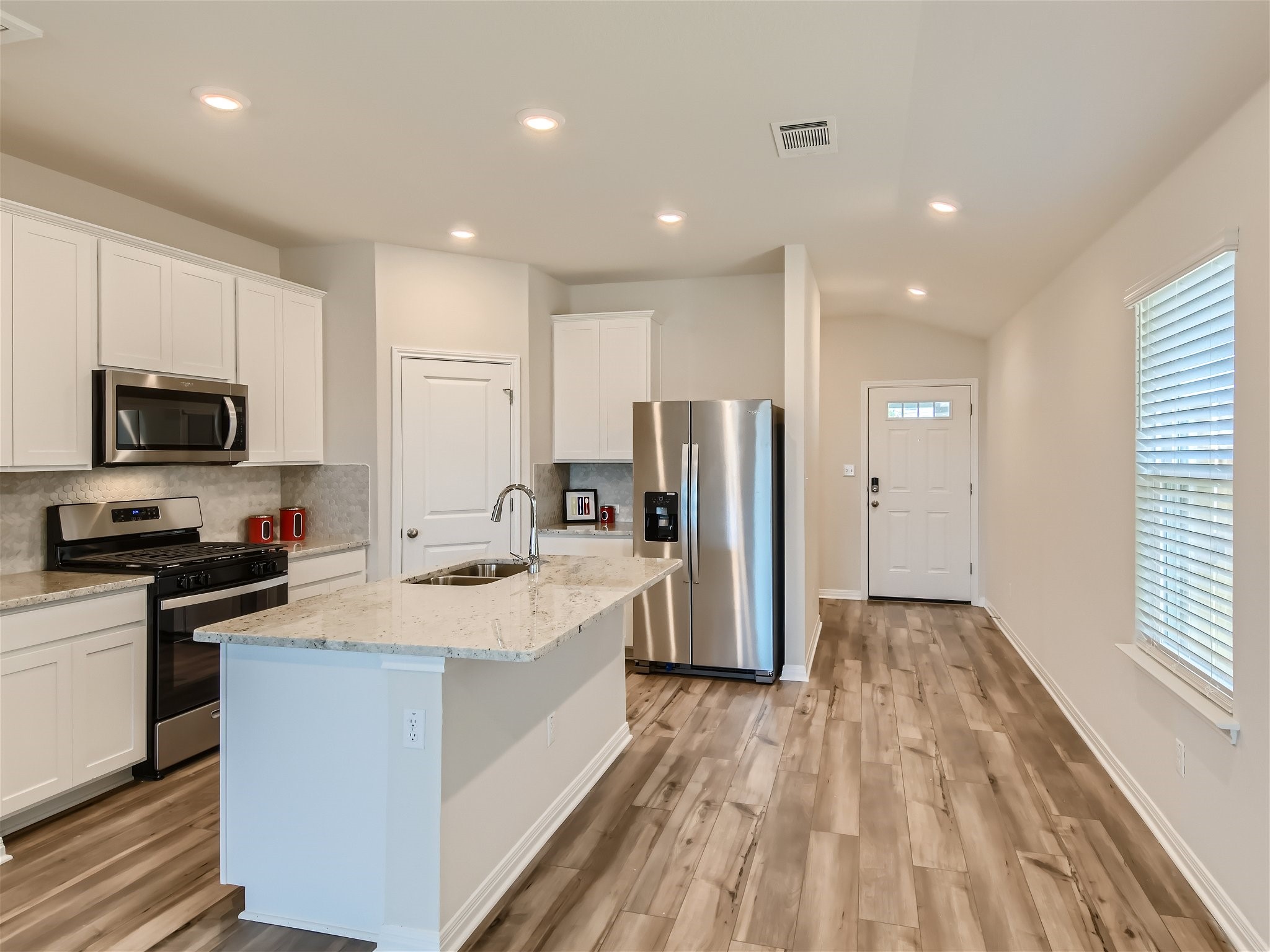512 Dayspring Cove Georgetown, TX 78628 - Photo 7 of 27