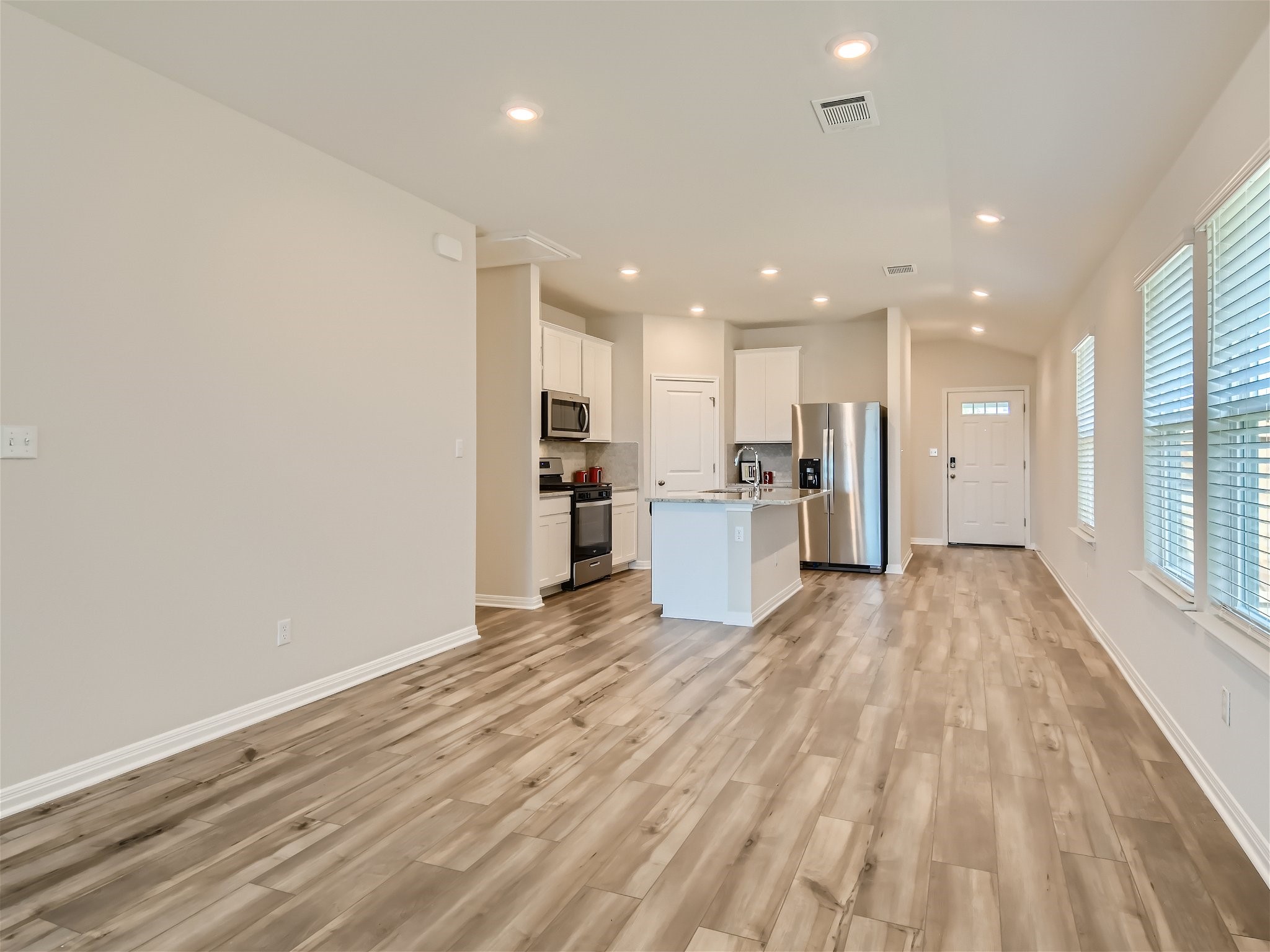 512 Dayspring Cove Georgetown, TX 78628 - Photo 8 of 27