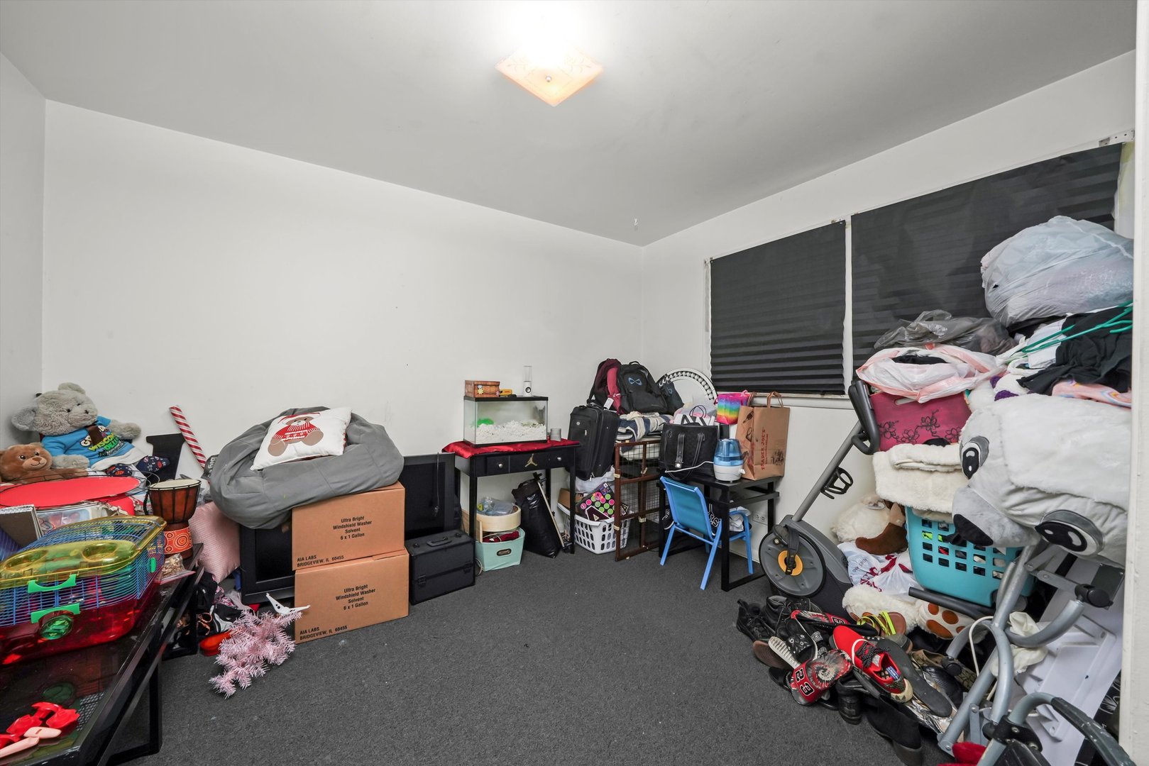 7549 Roberts Road Bridgeview, IL 60455 - Photo 11 of 19 a play room with toys