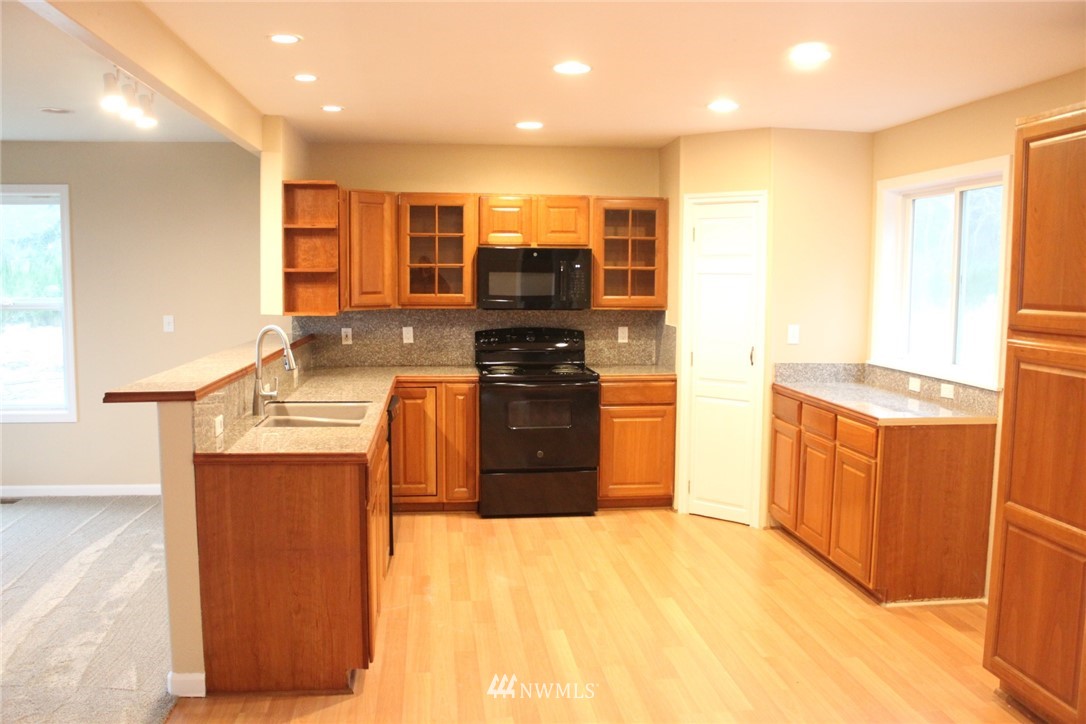 611 Webb Road Southwest Lakebay, WA 98349 - Photo 8 of 33