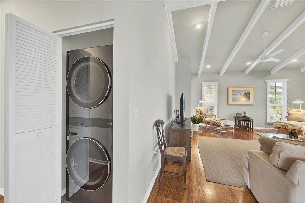 2420 24th Street West Boca Grande, FL 33921 - Photo 29 of 38 a living room with furniture and a mirror