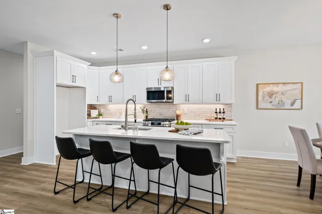 $549,900 | 315 Lakefront Drive, Anderson, SC 29626