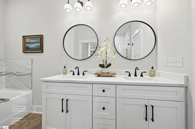 $549,900 | 315 Lakefront Drive, Anderson, SC 29626