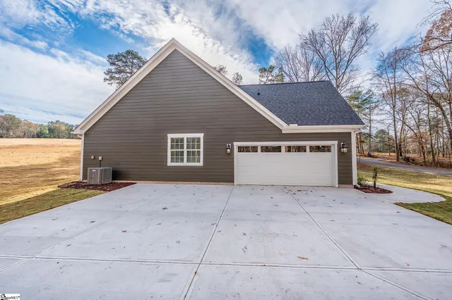 $549,900 | 315 Lakefront Drive, Anderson, SC 29626