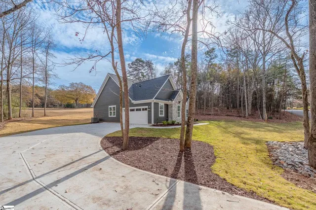 $549,900 | 315 Lakefront Drive, Anderson, SC 29626