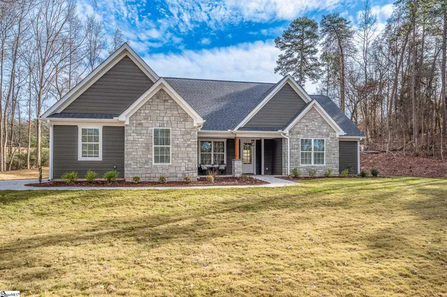 $549,900 | 315 Lakefront Drive, Anderson, SC 29626