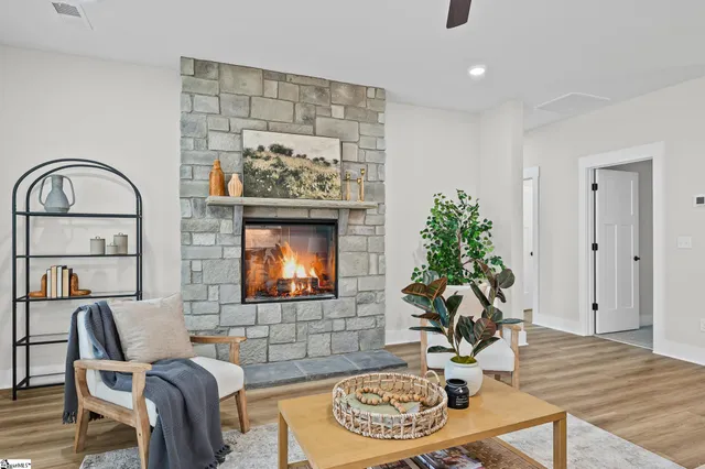 $549,900 | 315 Lakefront Drive, Anderson, SC 29626